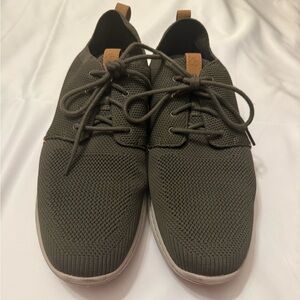 Clark's Cloudsteppers Olive Knit Sneakers size 13 GUC